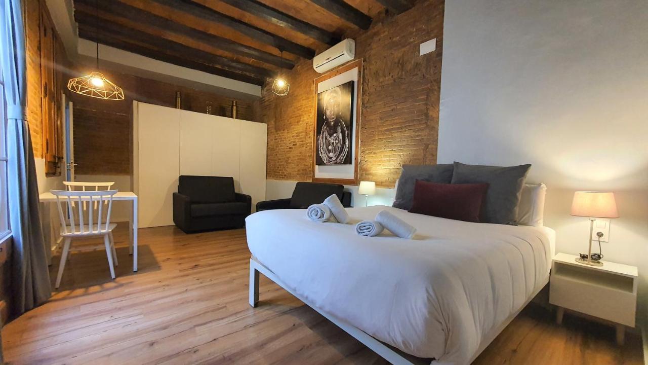 Barrio Gotico Apartments Ferran Barcelona Exteriör bild